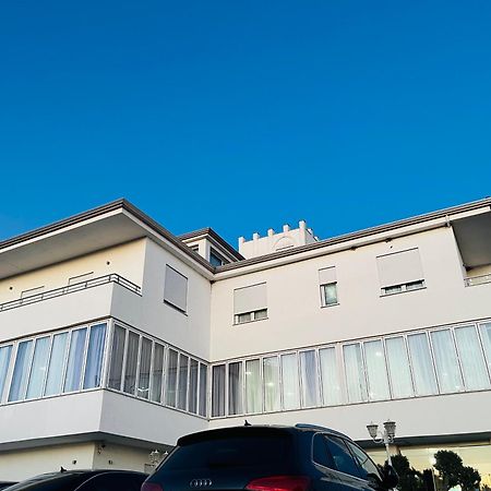 Kodra E Godenve Hotel Vile-Ballaj Exterior photo