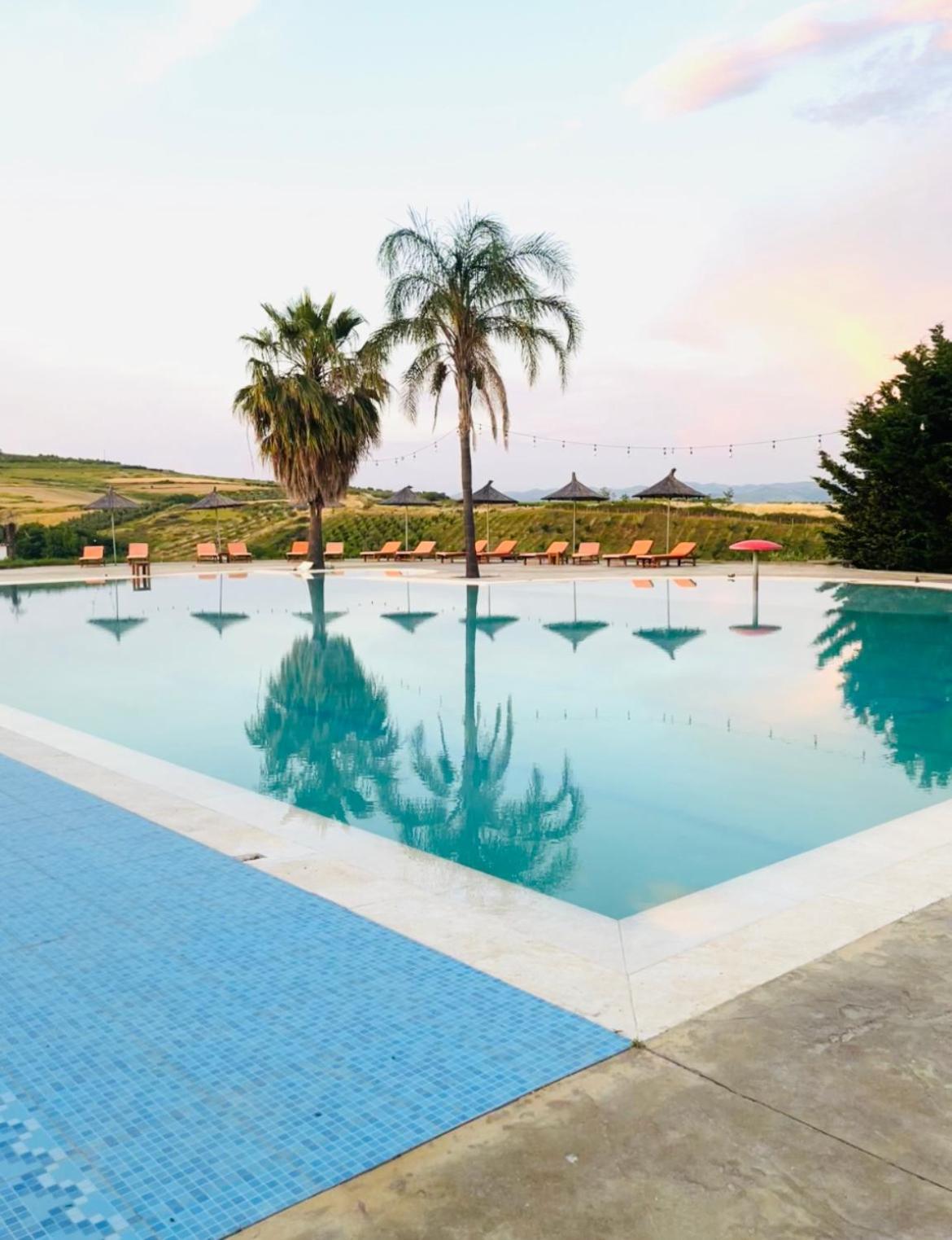Kodra E Godenve Hotel Vile-Ballaj Exterior photo